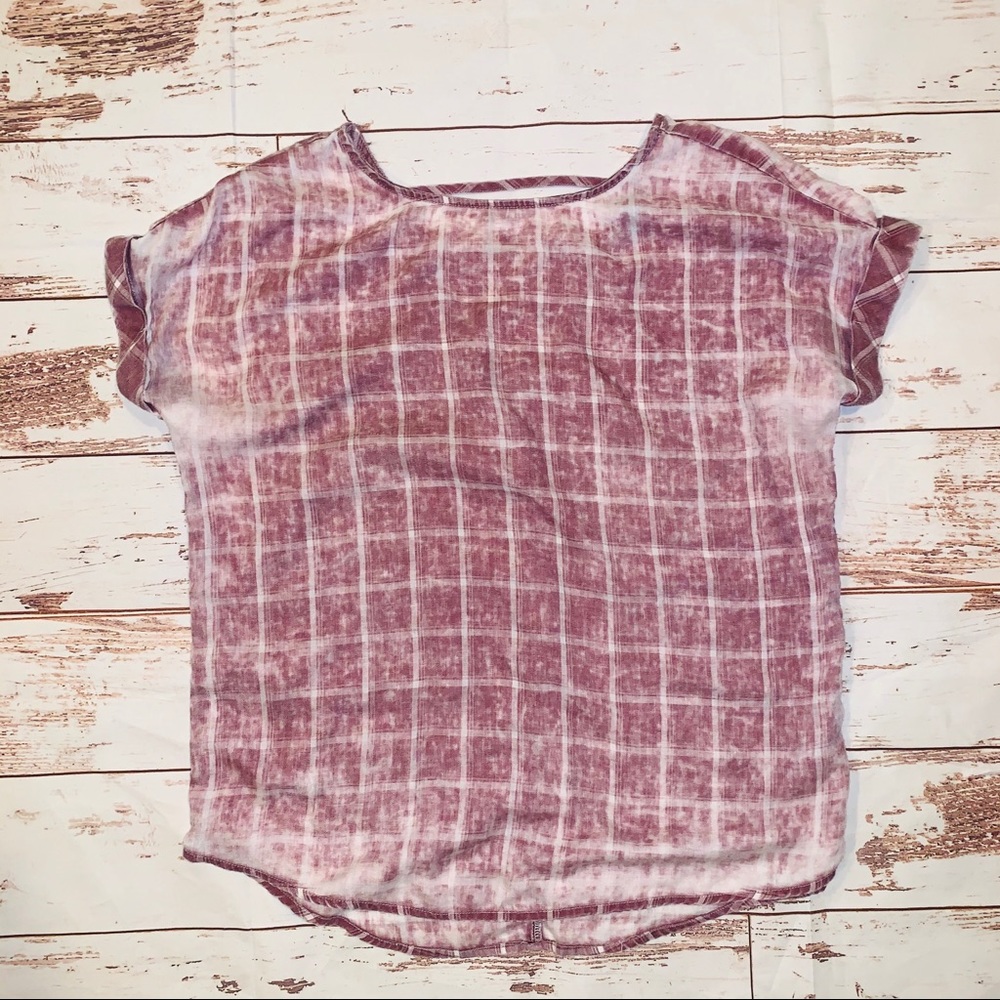 Rock&Republic Women’s Distressed Top!